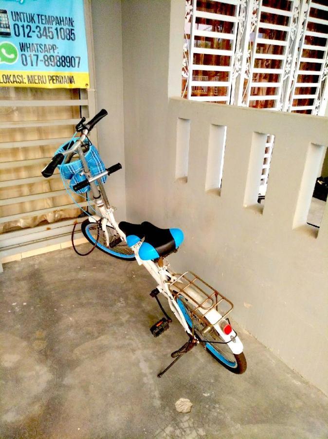 Hanaa Homestay Meru イポー エクステリア 写真