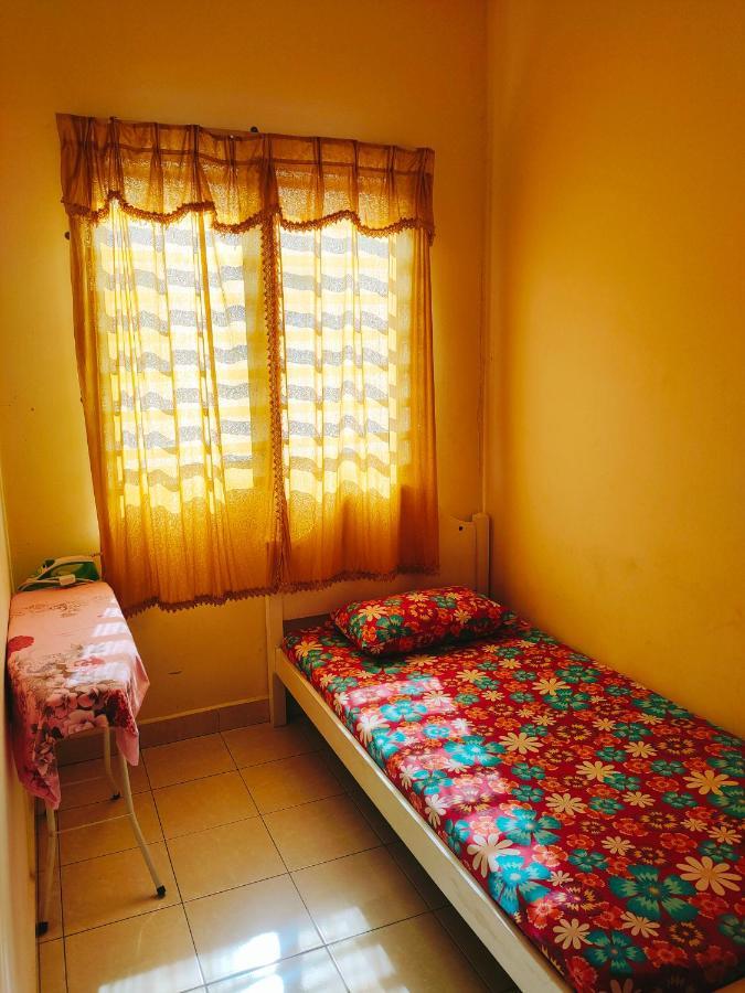 Hanaa Homestay Meru イポー エクステリア 写真