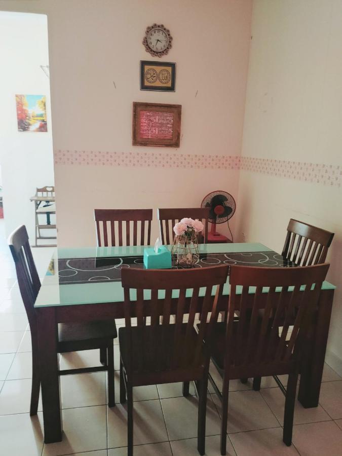 Hanaa Homestay Meru イポー エクステリア 写真