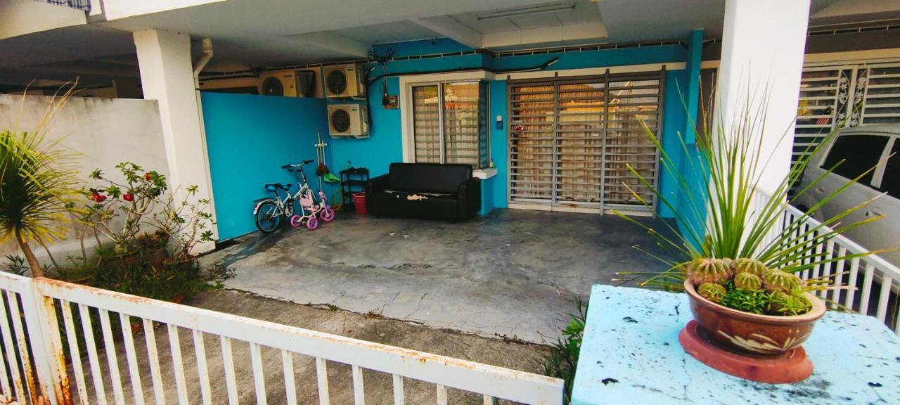 Hanaa Homestay Meru イポー エクステリア 写真